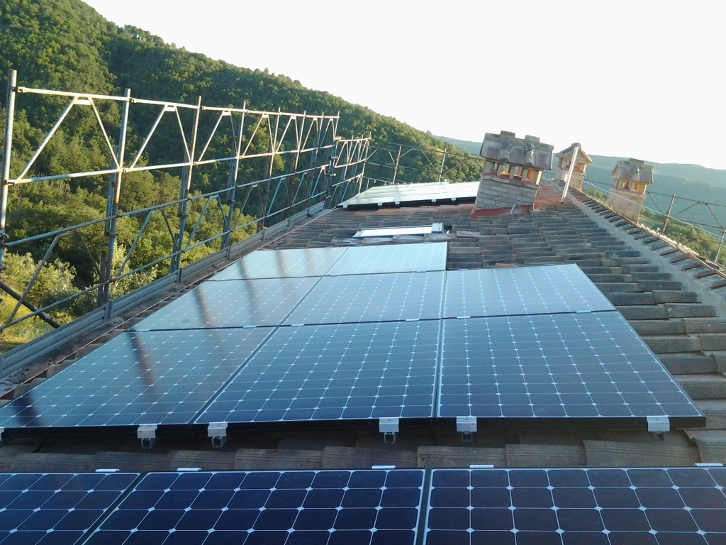 Impianto Fotovoltaico Lightland SunPower E20 Bucine Arezzo Toscana